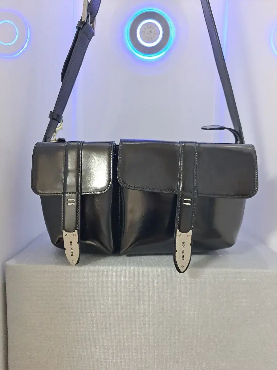 Items Similar to KIMMATIN SPLIT LEATHER TRIANGLE BAG